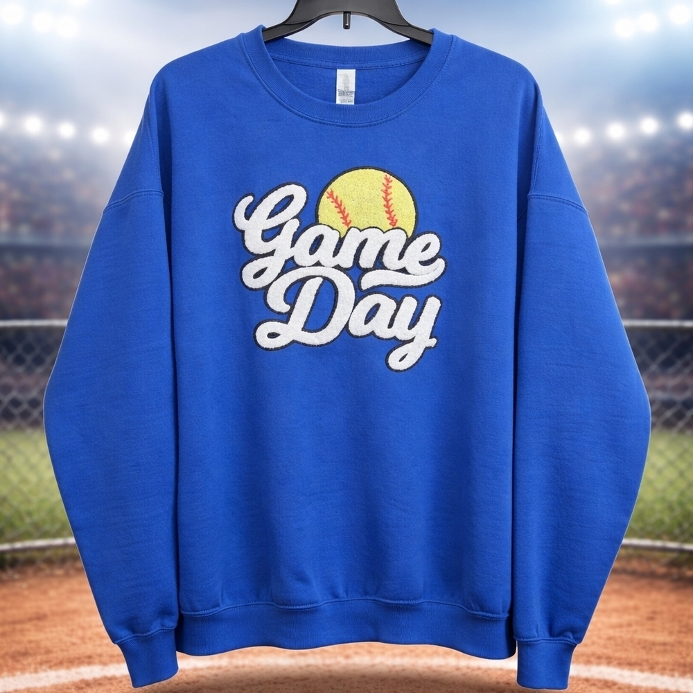 Gildan Heavy Blend Game Day Sweatshirt XL Plush Graphic Blue Softball Baseball